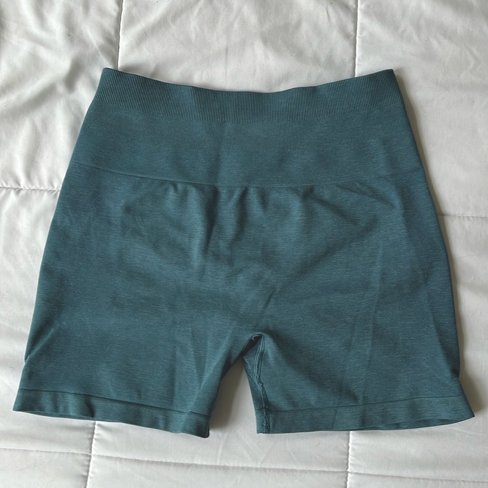 Alphalete Amplify Shorts - Medium